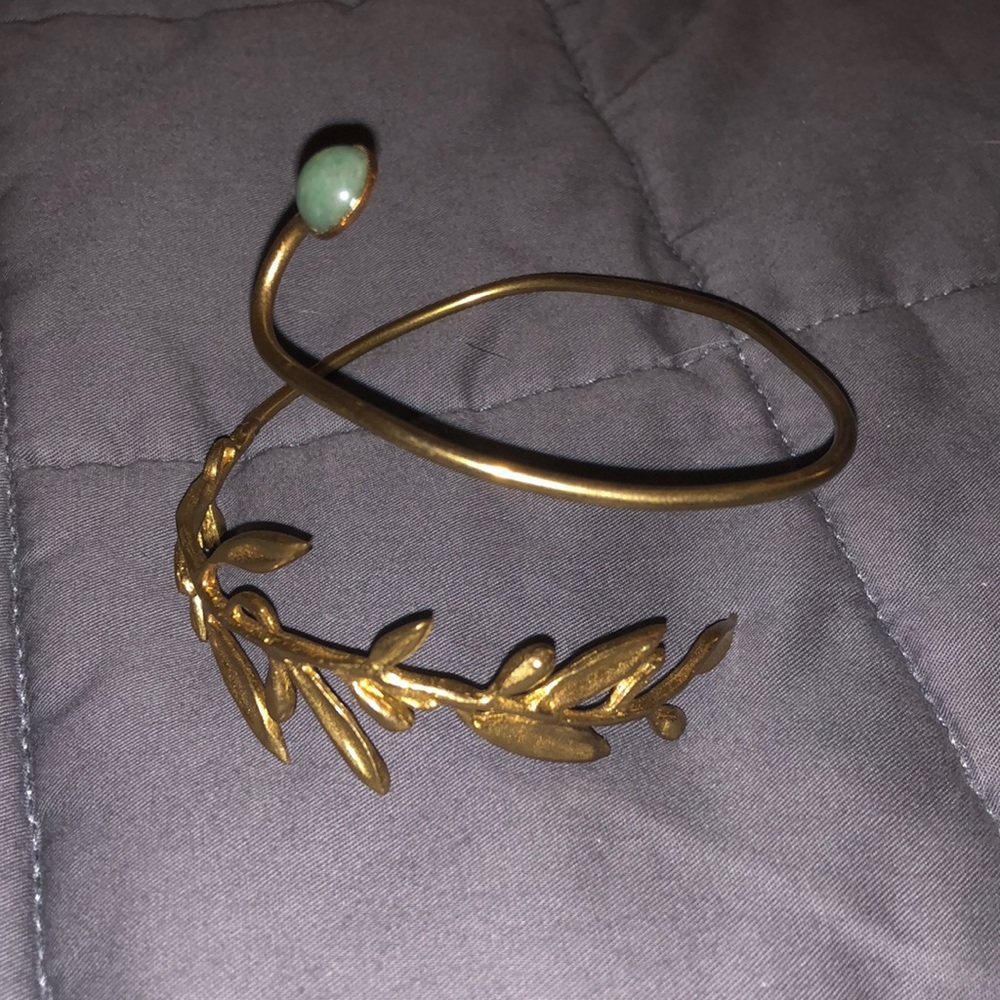 Gold arm bracelet